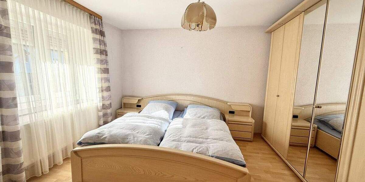 Einfamilienhaus Eslarn - 7 Zimmer, 151 m&sup2;, 180.000&euro; | Angebot:23824889