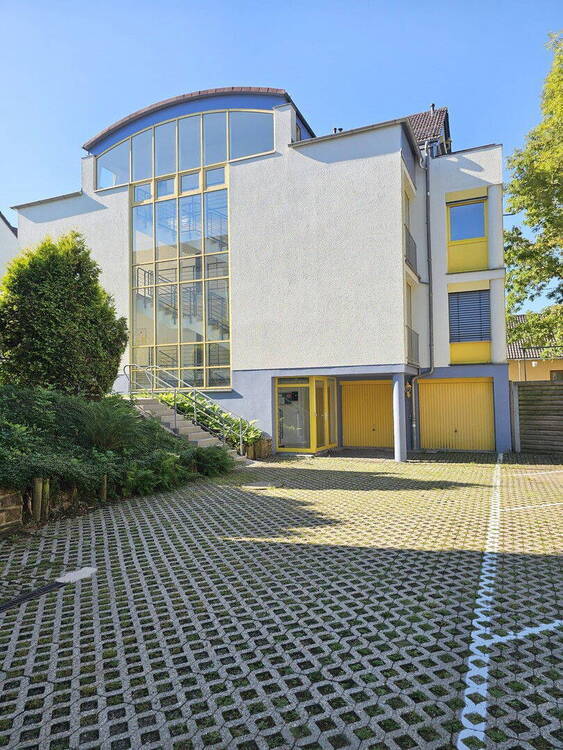 Bezahlbares Eigenheim: Leerstehende hochwertig sanierte Wohnung in gepflegter Umgebung zu verkaufen