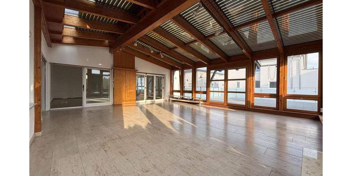 Modernes Wohnen -- ca. 230 qm auf einer Etage! 5 zimmer