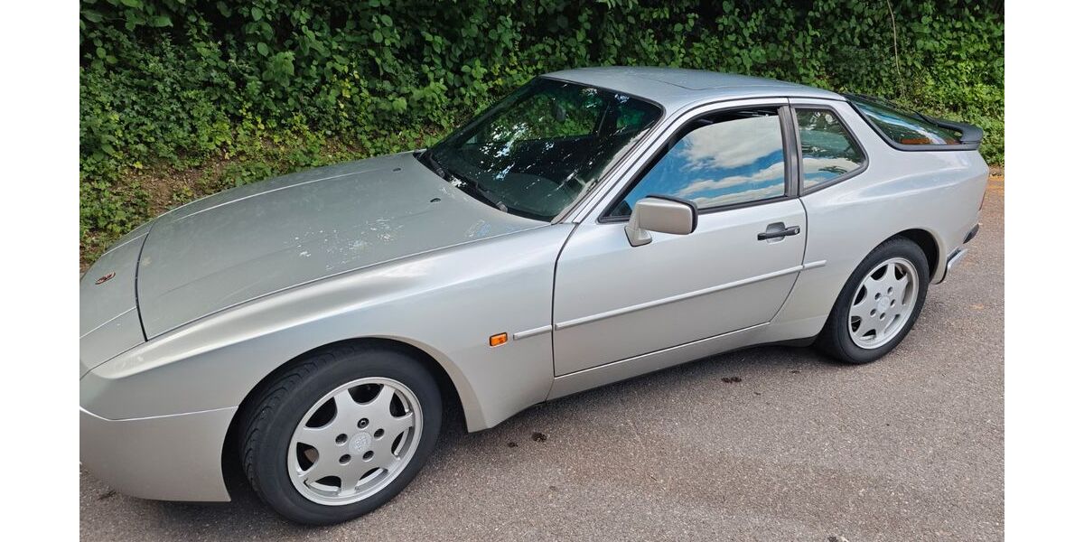 Porsche 944 153.400 km 16.500 &euro; Remseck 71686