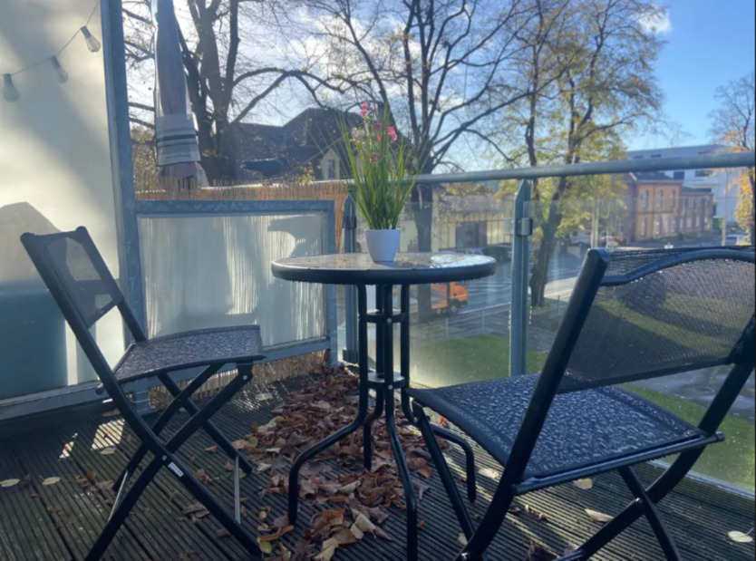 provisionsfrei - Modernes Single-Apartment m. Stpl - 2 Terr, EBK