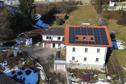 Haus Hauzenberg - 13 Zimmer, 204 m&sup2;, 395.000&euro; | Angebot:25219873