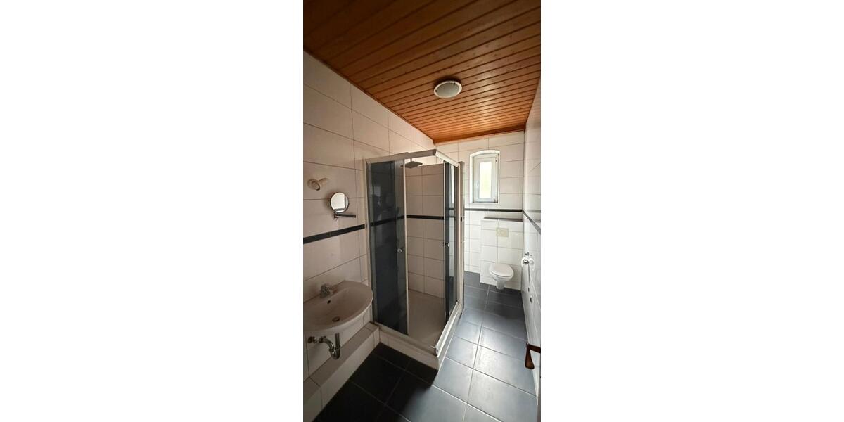 Etagenwohnung Arzberg - 5 Zimmer, 100 m&sup2;, 700&euro; | Angebot:26185124