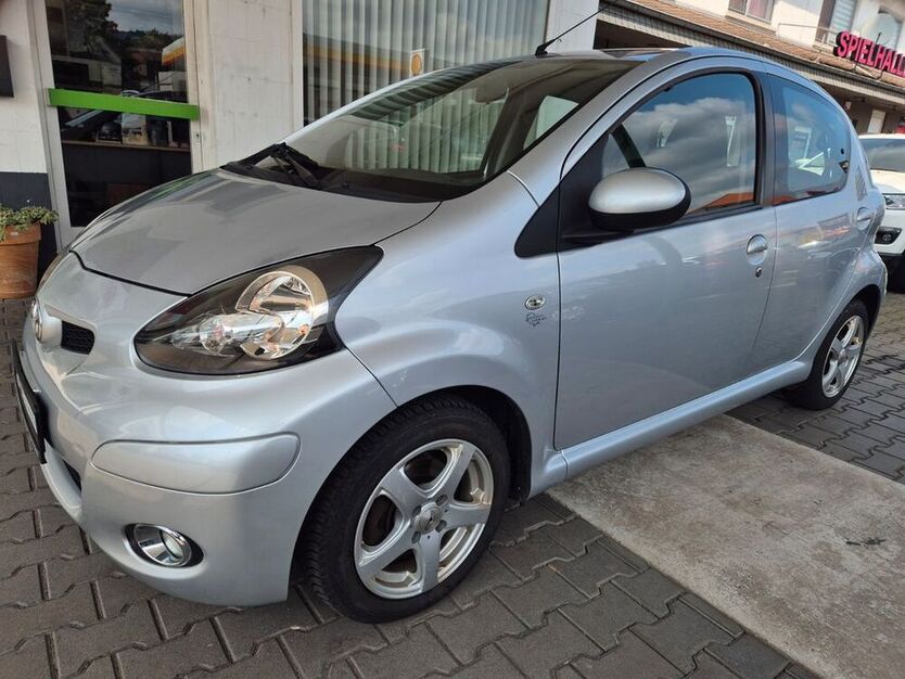 Aygo (X)