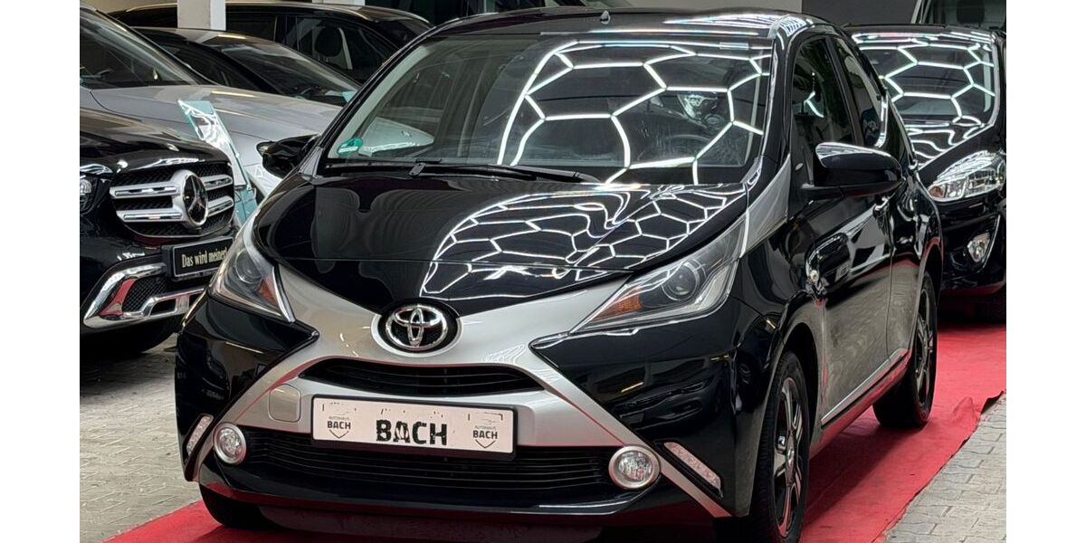 Toyota Aygo (X) 25.734 km 7.999 &euro; Remshalden 73630