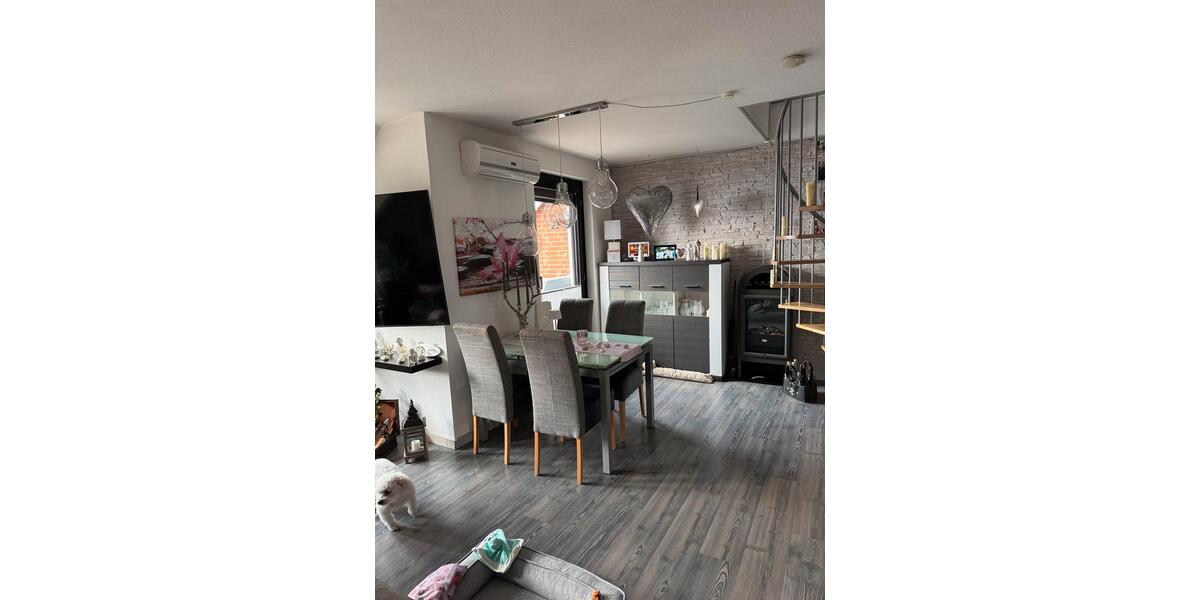 Modern wohnen auf zwei Ebenen - 110 qm Maisonette in Empelde 3.5 zimmer