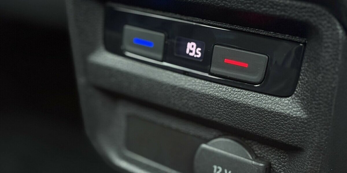 VW Tiguan 1.5 TSI RLine ACC/NAVI/AHK/SHZ/LED/1.HAND 73.187 km 25.800 &euro; Villingen-Schwenningen 78054