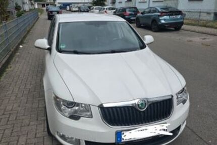 Skoda Superb 153.000 km 8.600 &euro; Schwetzingen 68723