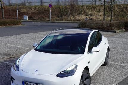 Tesla Model 3 97.000 km 20.900 &euro; Hamburg 22455