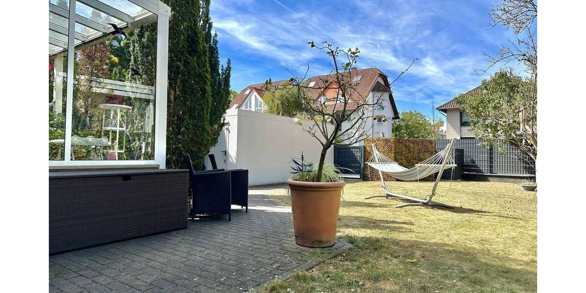 Einziehen und wohlfühlen! - 2 Familienhaus inkl. Garage - gesuchte Wohnlage 6 zimmer