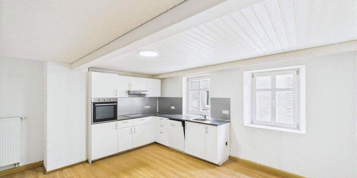 Einfamilienhaus Baunach - 9 Zimmer, 280 m&sup2;, 2.150&euro; | Angebot:26675744