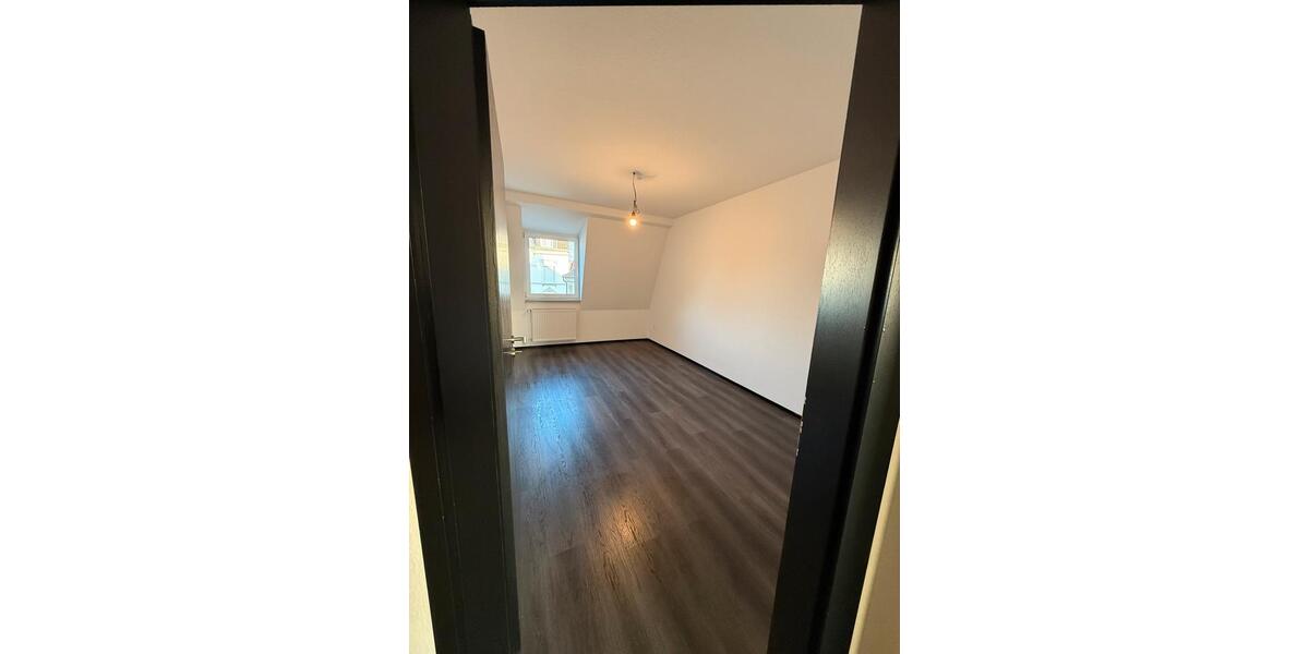 Dachgeschoßwohnung Werl - 4 Zimmer, 125 m&sup2;, 1.300&euro; | Angebot:25391584