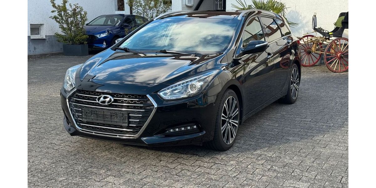 Hyundai i40 132.000 km 11.499 &euro; Limburg-Linter 65550