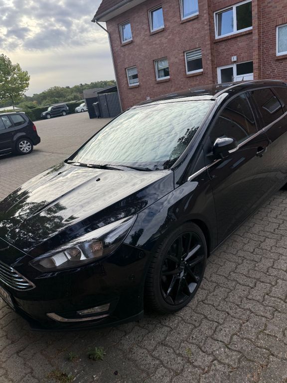Ford Focus 102.000 km 7.300 € Gifhorn 38518