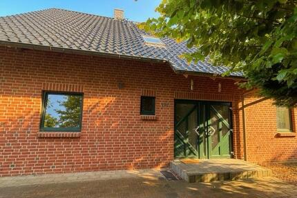 Haus Bergen - 8 Zimmer, 280 m&sup2;, 660.000&euro; | Angebot:26996191