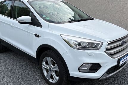 Ford Kuga 76.000 km 12.900 &euro; Bergisch Gladbach 51469