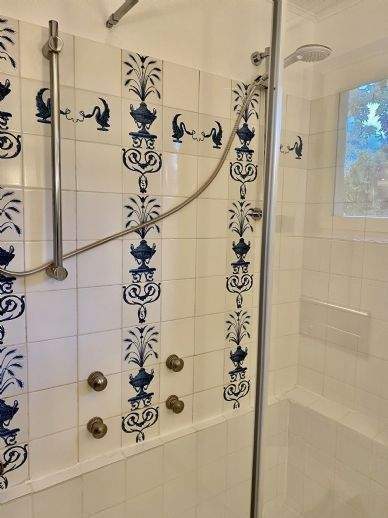 Pauschalmiete EUR 3.400,-_Charmantes Doppelhaus vollmöbliert_Garten_Terrasse_Balkon 3 zimmer