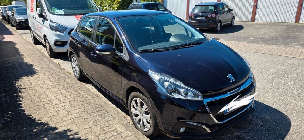 Peugeot 208 120.000 km 4.950 &euro; Halstenbek 25469