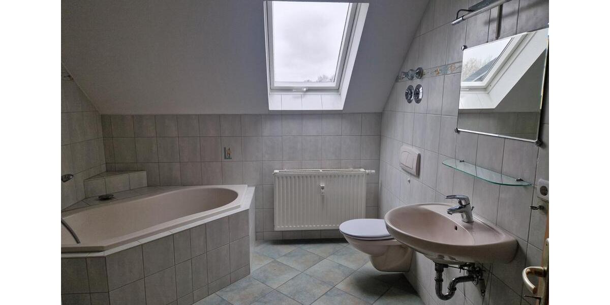 Etagenwohnung Stollberg (Erzgebirge) - 2 Zimmer, 60 m&sup2;, 336&euro; | Angebot:25999263