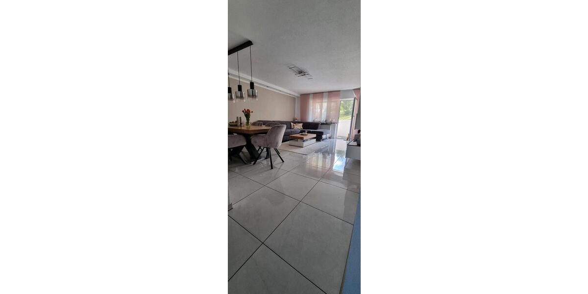 Hochparterre Sachsenheim - 3 Zimmer, 75 m&sup2;, 1.460&euro; | Angebot:26368820