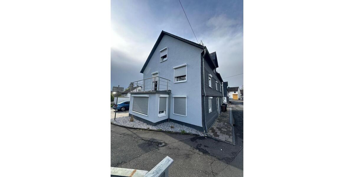 Mehrfamilienhaus, Wohnhaus Kreuztal - 8 Zimmer, 185 m&sup2;, 299.000&euro; | Angebot:26889254