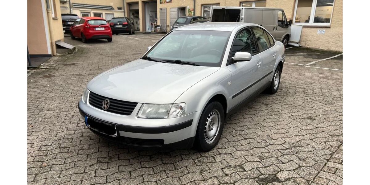 VW Passat 195.000 km 999 &euro; Bielefeld 33647