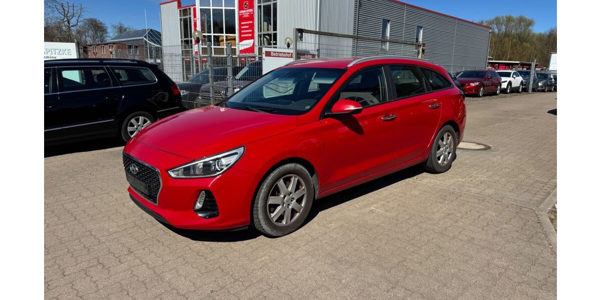 Hyundai i30 490.000 km 5.100 &euro; Stelle 21435