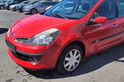 Renault Clio 256.692 km 990 &euro; Vettelschoss 53560