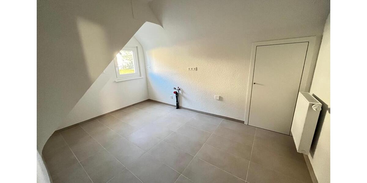 Dachgeschoßwohnung Albstadt - 3 Zimmer, 66 m&sup2;, 640&euro; | Angebot:26058916