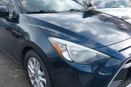 Toyota Yaris 147.193 km 7.999 &euro; Fellbach 70736
