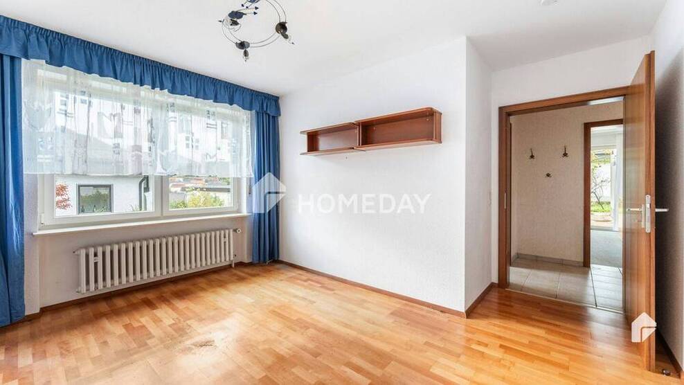 Genießen Sie die Aussicht! Vielseitiges EFH in Hanglage samt EinliegerWohnung & viel Platz