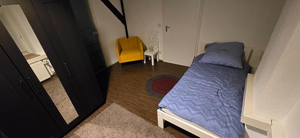 Erdgeschoßwohnung Rostock - 6 Zimmer, 150 m&sup2;, 150&euro; | Angebot:25806565
