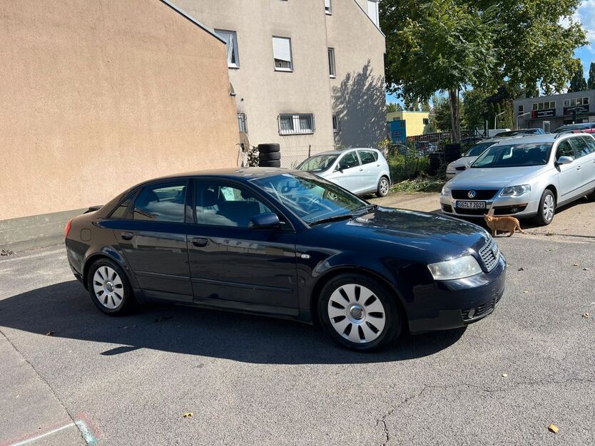Audi A4 268.000 km 2.800 € Frankfurt am Main 65933