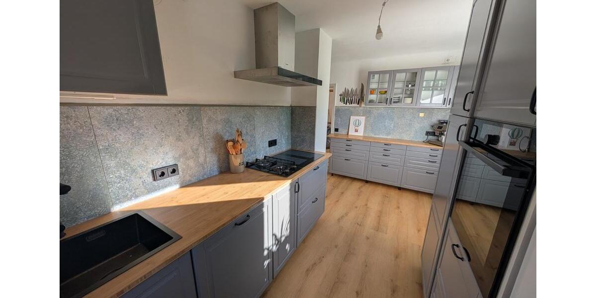 Freistehendes Einfamilienhaus mit großem Garten und Balkon 9 zimmer