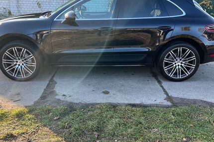 Porsche Macan 170.000 km 25.300 &euro; Berlin 12353
