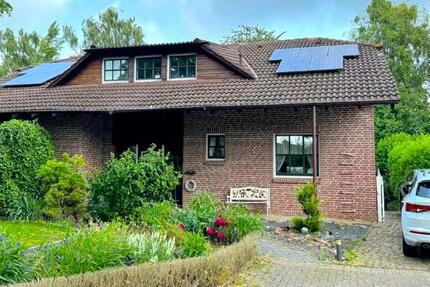 Haus Uelsen - 9 Zimmer, 235 m&sup2;, 440.000&euro; | Angebot:26819993