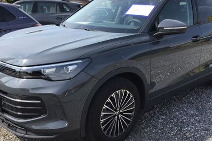 VW Tiguan 5.600 km 39.500 € Jaderberg 26349