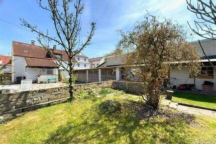 Einfamilienhaus mit zwei Wohneinheiten und Baupotenzial