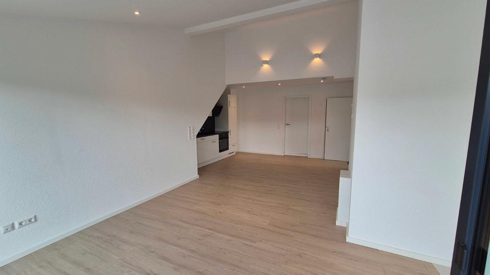 Dachgeschoßwohnung Urmitz - 2 Zimmer, 70 m&sup2;, 820&euro; | Angebot:26689080