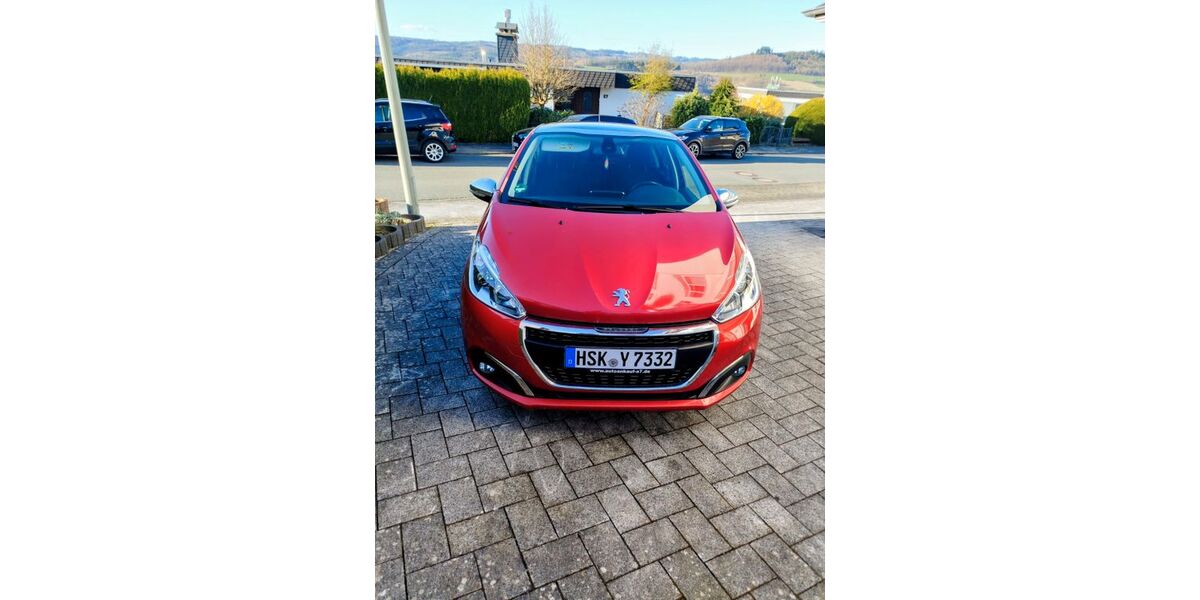 Peugeot 208 28.600 km 11.600 &euro; Meschede 59872