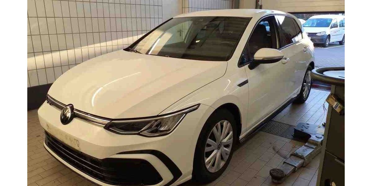 VW Golf 53.900 km 23.930 &euro; Aach 78267