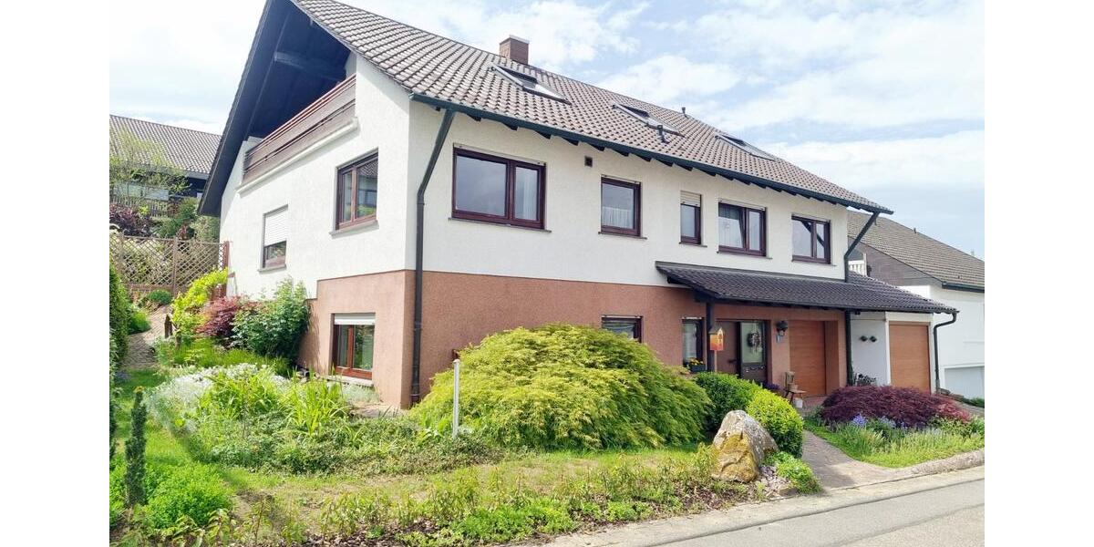 Dachgeschoßwohnung Bretten - 2.5 Zimmer, 120 m&sup2;, 725&euro; | Angebot:24817753