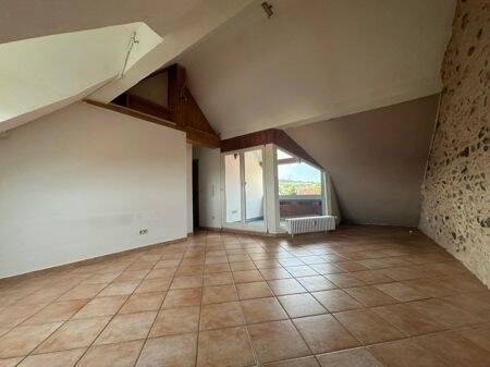 Individuell geschnittene 3 Zimmer Dachwohnung in Hilzingen 3 zimmer