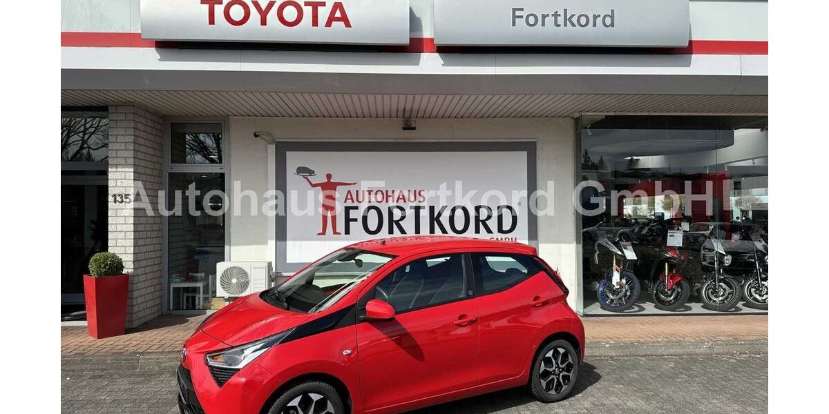 Toyota Aygo (X) 9.360 km 14.980 &euro; Bielefeld 33689