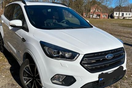 Ford Kuga 76.804 km 16.490 &euro; Ahrensbök 23623