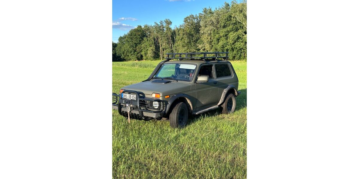 Lada Niva 16.500 km 24.000 &euro; Hennigsdorf 16761