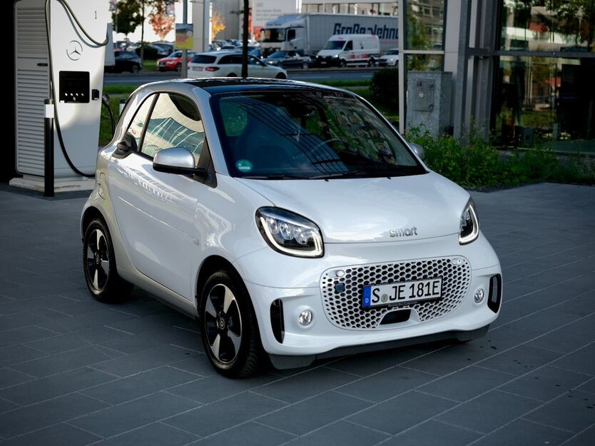 Smart ForTwo 8.950 km 13.950 € Stuttgart 70435