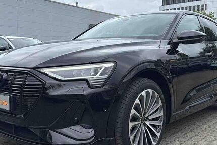 Audi e-tron 59.187 km 29.950 &euro; Hamburg 22047