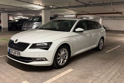 Skoda Superb 261.752 km 9.999 &euro; Krün 82494