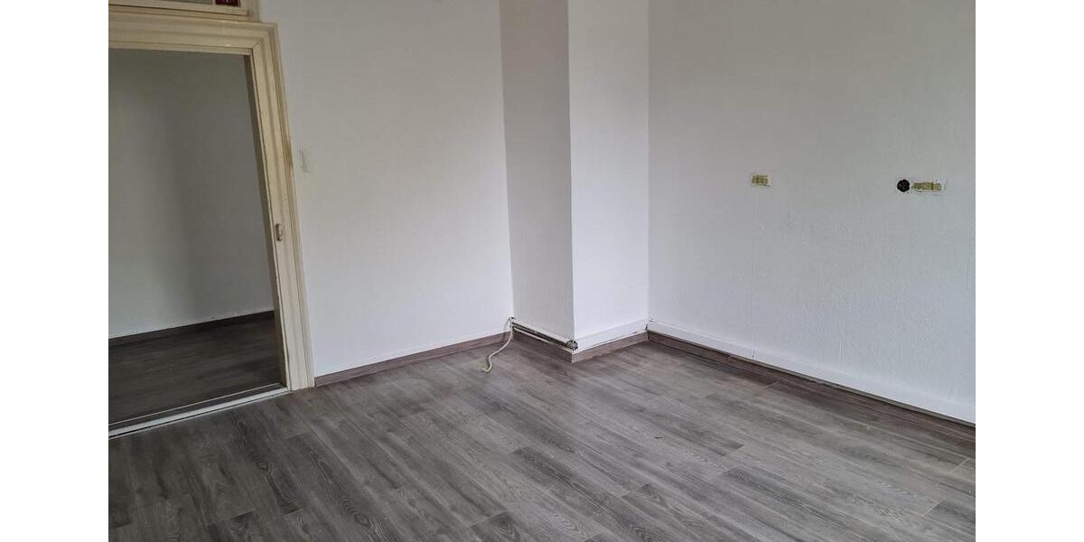 Etagenwohnung Helmbrechts - 4 Zimmer, 120 m&sup2;, 800&euro; | Angebot:25174918